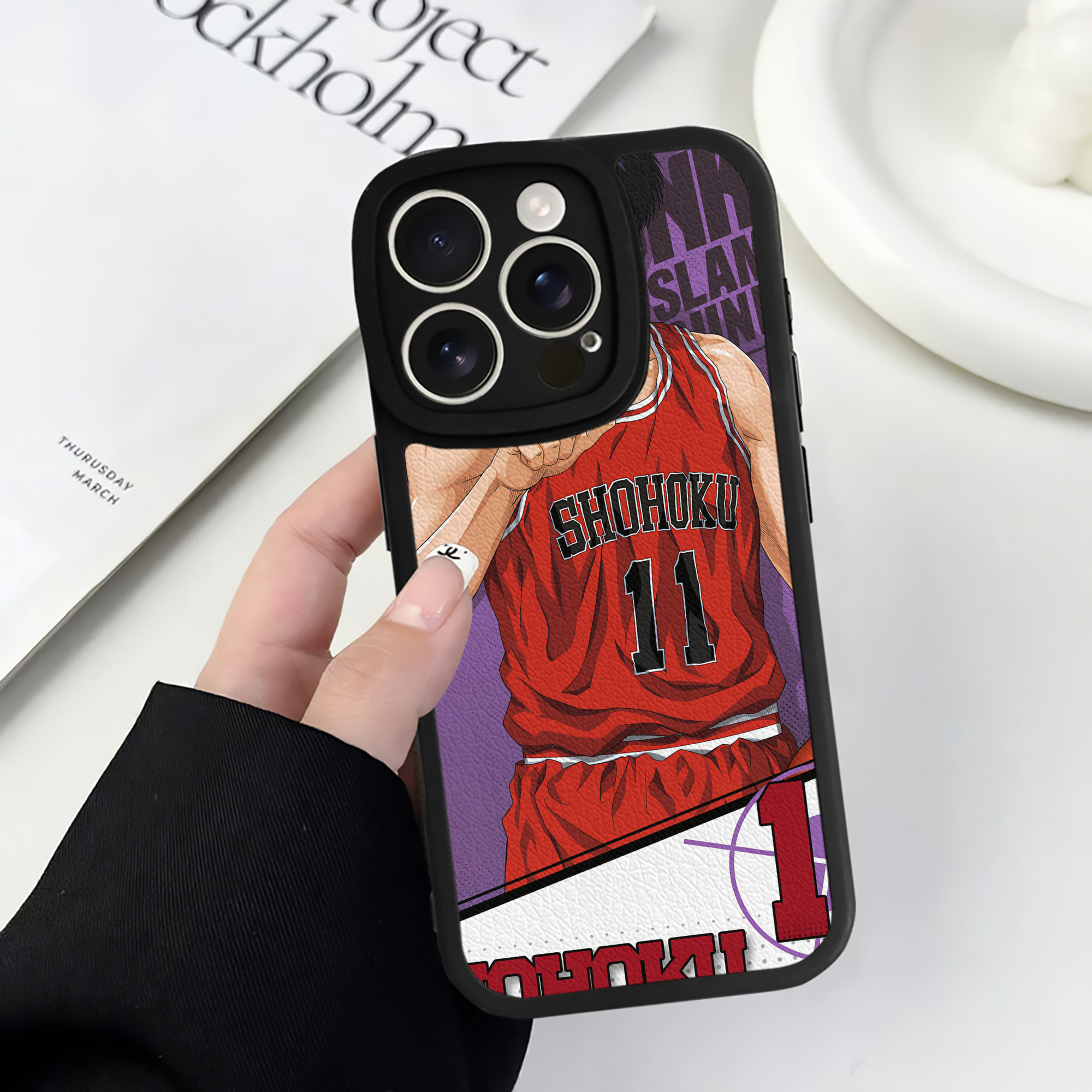 （画像用） SLAM DUNK／スラムダンク 【iPhone 16シリーズ対応】シリコンスマホケース（レザー調） 材質：シリコン